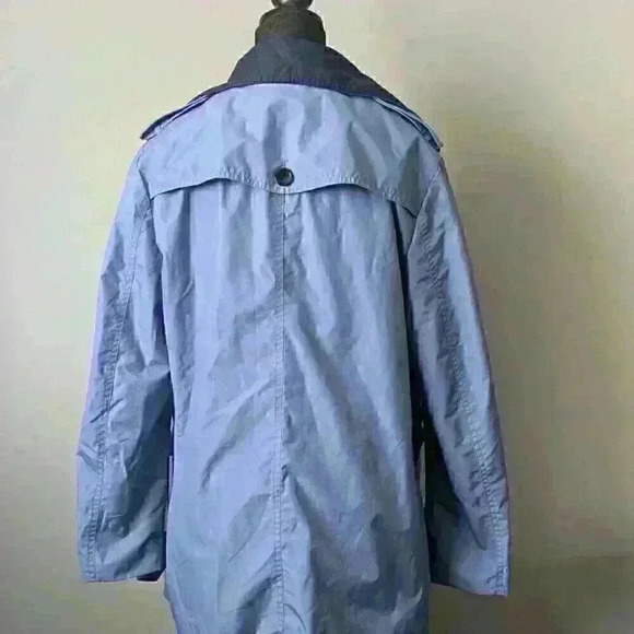 Official Disneyland Crewmember Jacket Size XS - Picture 2 of 5